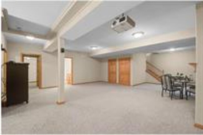 Building Photo - 2104 E Lucille Ln