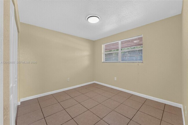 Building Photo - 1101 Prospect Rd