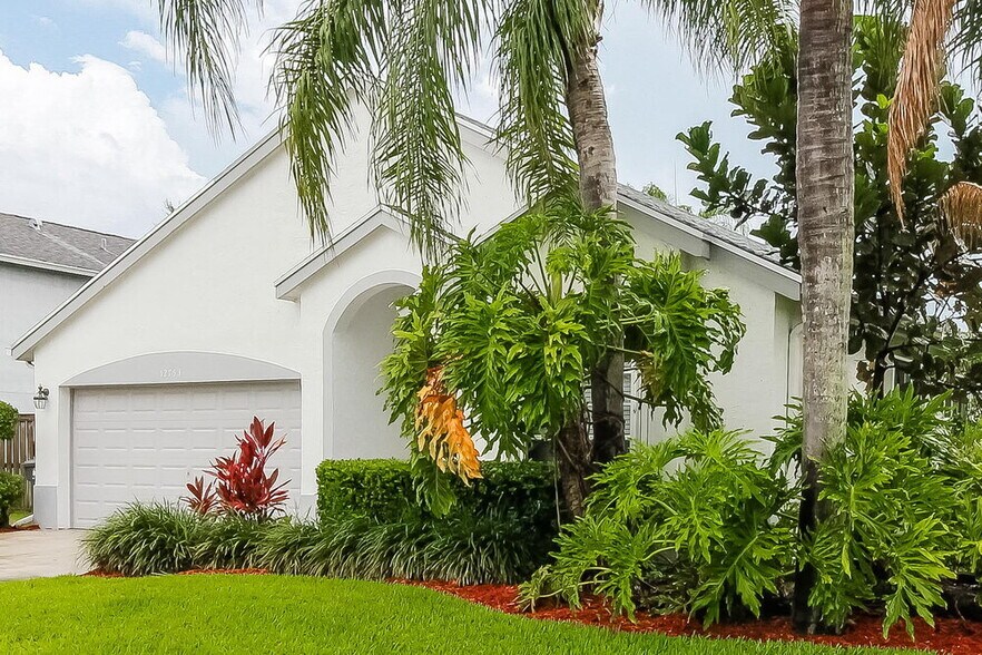 Building Photo - 12753 Meadowbreeze Dr