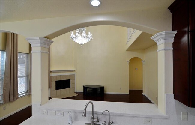 Building Photo - 7430 Boxwood Ridge Ln