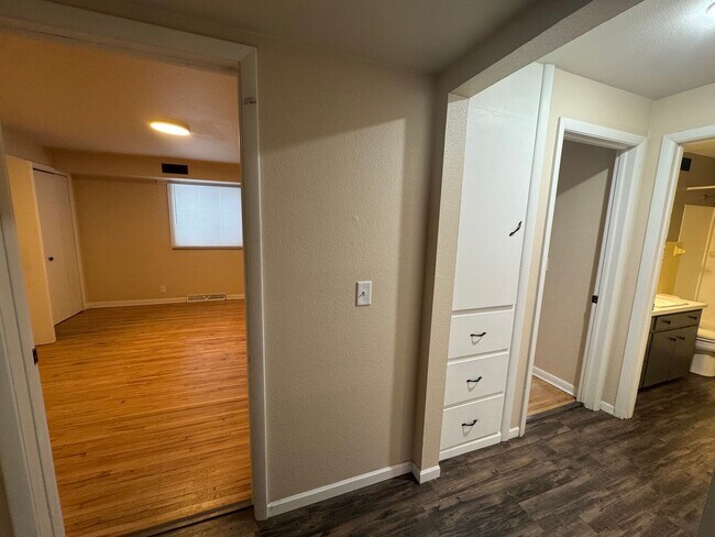 Building Photo - 1109 N18th Triplex