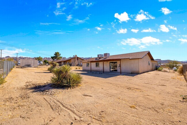Building Photo - 7121 Quail Spring Ave
