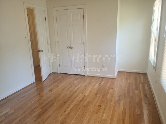 Building Photo - 10412 Kings Grant Dr