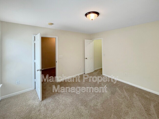 Building Photo - 304 Horsepen Way