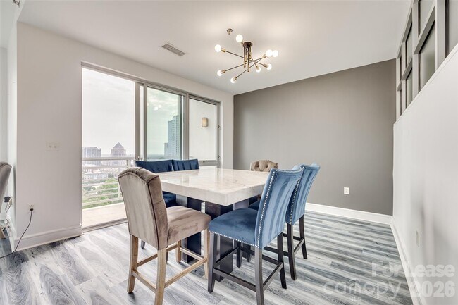 Building Photo - 333 W Trade St