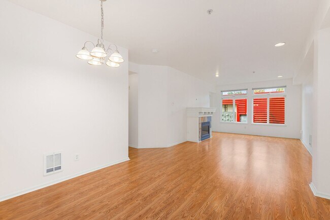 Building Photo - 18 Dravus St