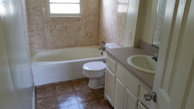 Building Photo - 307 Ponderosa Ln