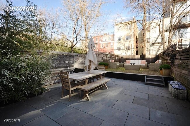 Building Photo - 169 Adelphi St