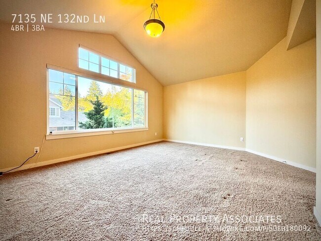Building Photo - 7135 NE 132nd Ln