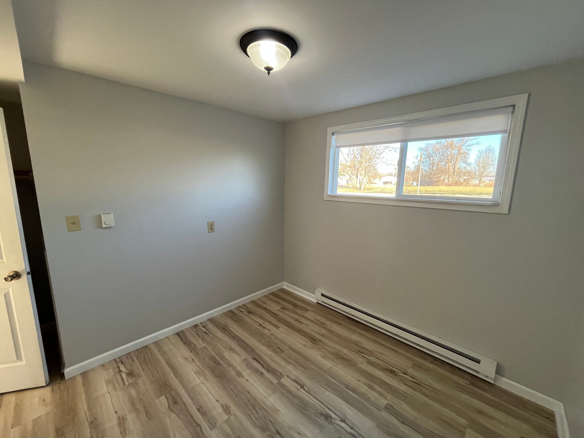 Building Photo - 929 E Clay St