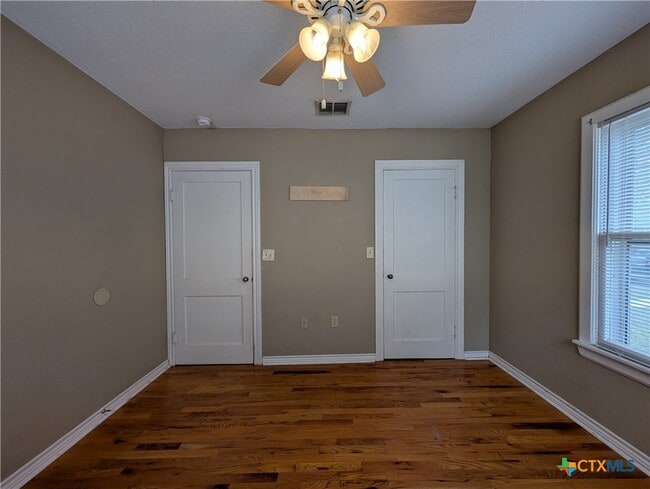 Building Photo - 1185 W Mill St