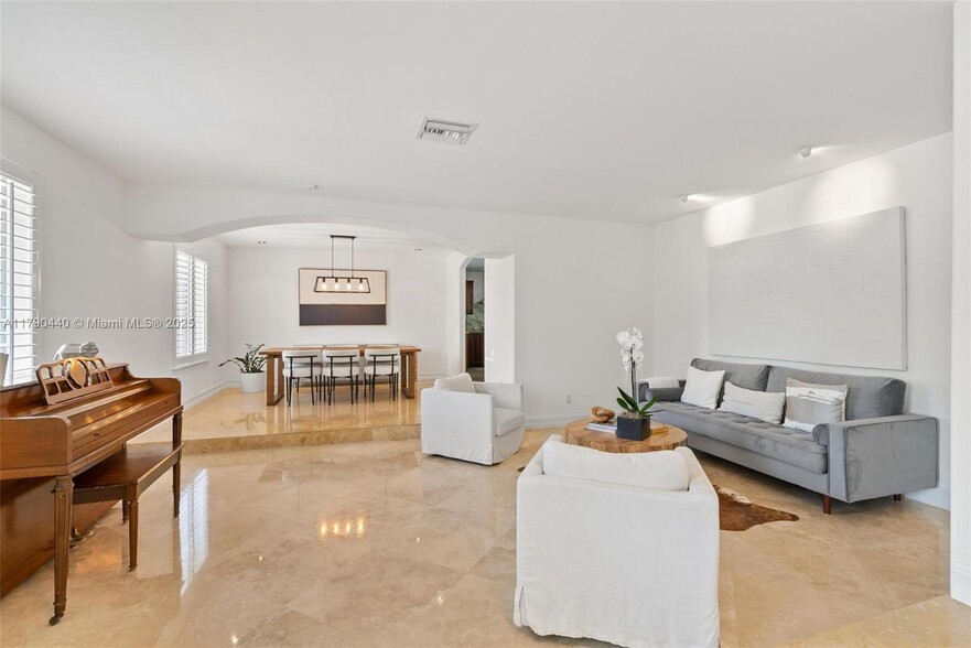Building Photo - 14700 SW 78th Ave