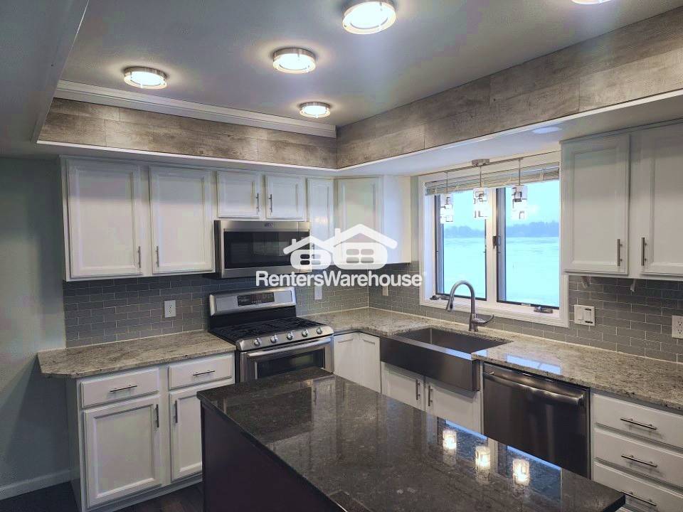 Building Photo - 765 US-63