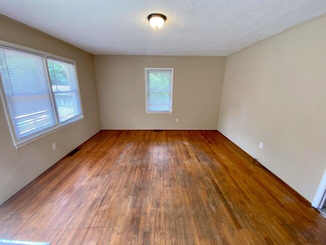 Building Photo - 106 Cantrell Dr