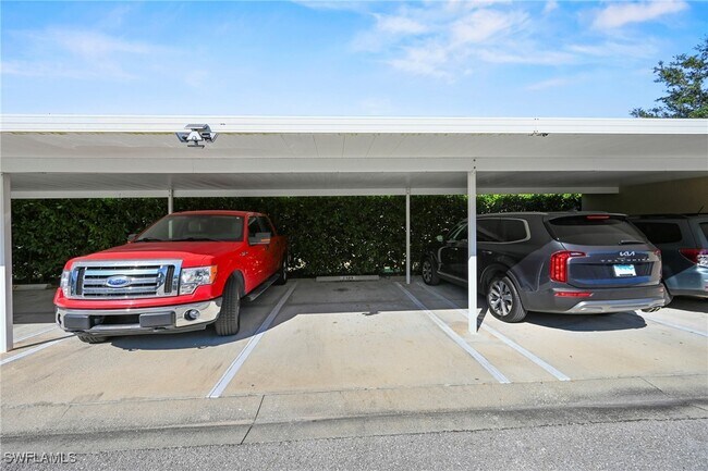 Building Photo - 9200 Highland Woods Blvd