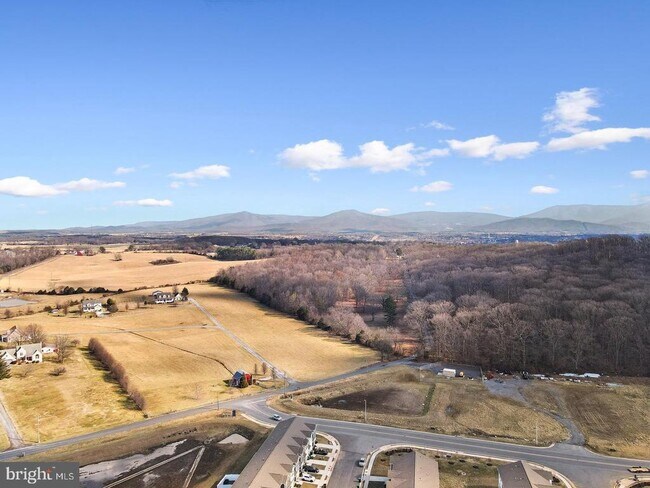 Building Photo - 152 Rae Ct