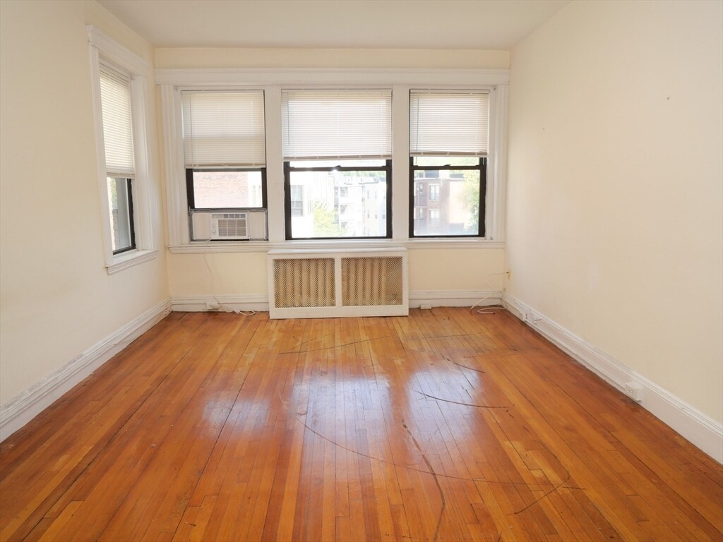 Building Photo - 223 Saint Paul St