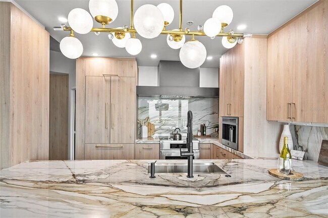 Building Photo - 777 N Ashley Dr