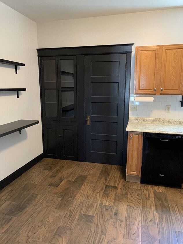 Built-in pantry - 47 Nicholson St