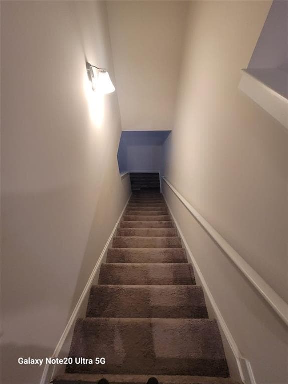 Building Photo - 1207 Lyndhurst Ln