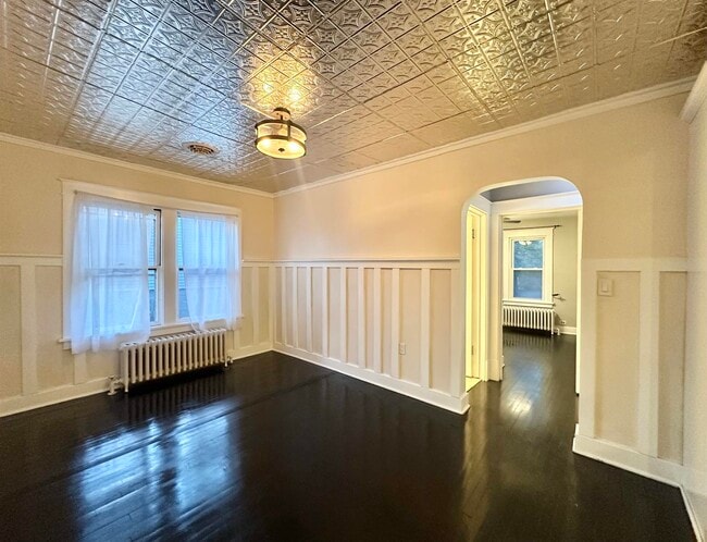 Building Photo - 549 Watervliet Shaker Rd