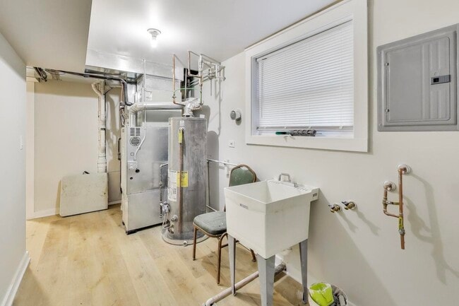 Building Photo - 1216 N 20th Ave