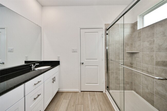 Building Photo - 18010 Whitetail Run Ln