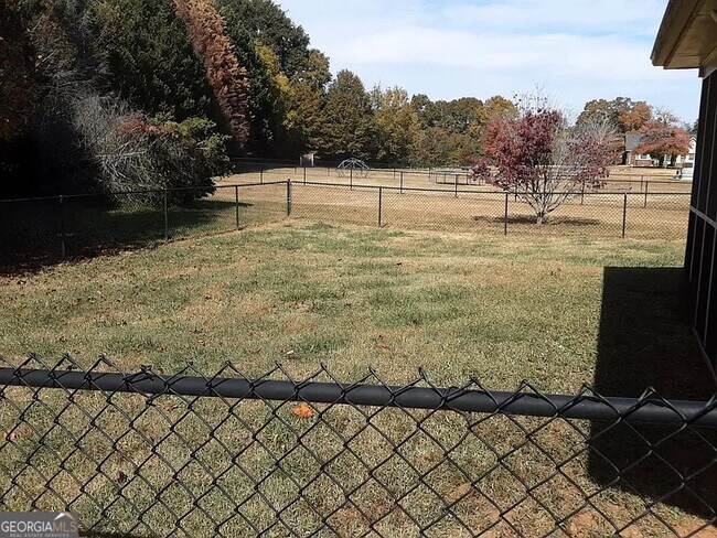 Building Photo - 1070 Camden Park Dr