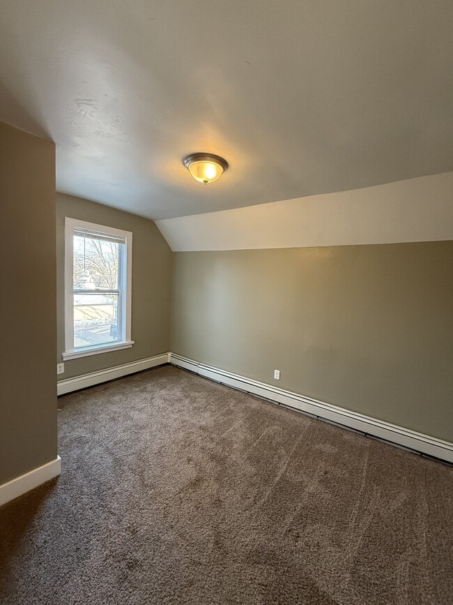 Building Photo - 1355 Payne Ave