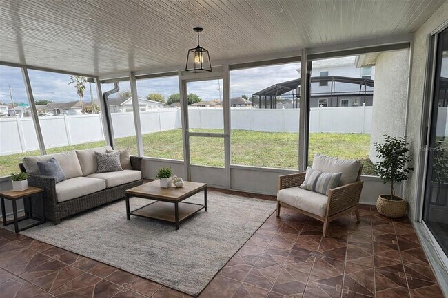 Building Photo - 485 Martigues Dr