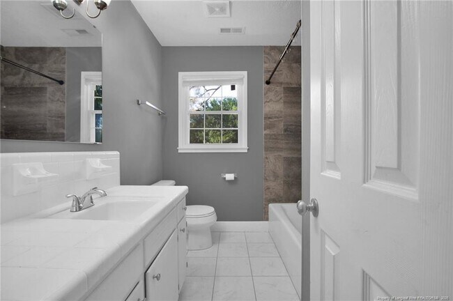 Building Photo - 511 Dandridge Dr