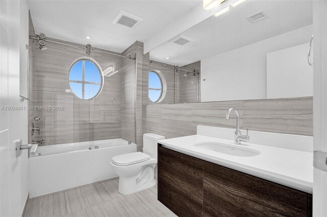 Building Photo - 301 Altara Ave
