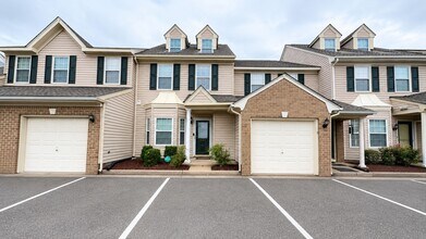 Building Photo - Spacious Virginia Beach Home with Dual Primary Suites & Private Backyard
