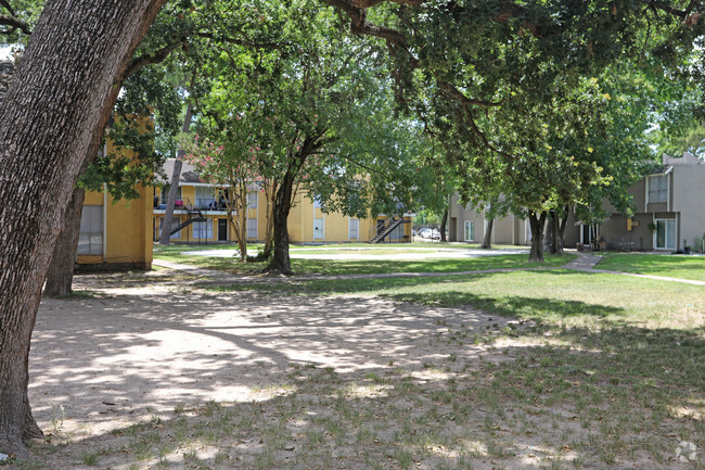 Building Photo - Casa Grande Apartments