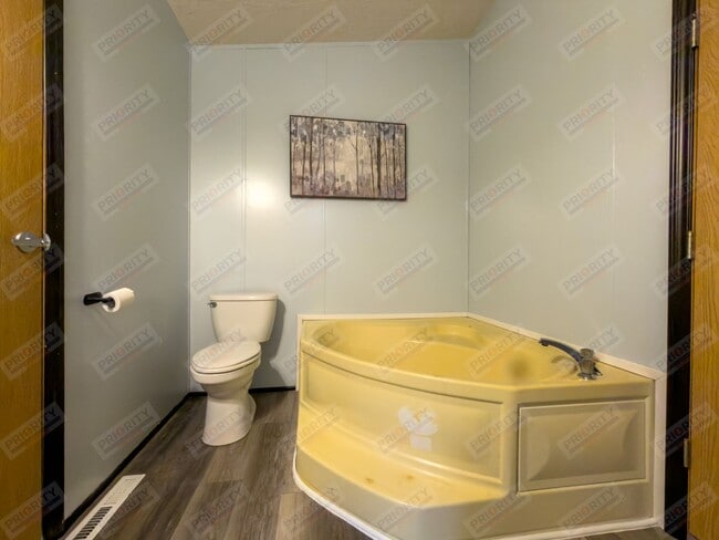 Building Photo - 1302 Orchid Ln