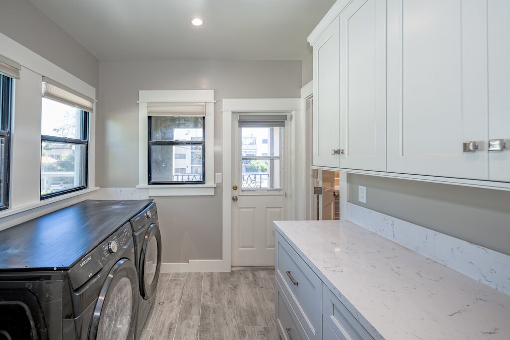 View of laundry/pantry - 494 S Marengo Ave
