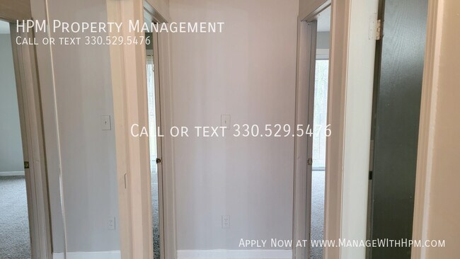 Building Photo - 725 E Waterloo Rd