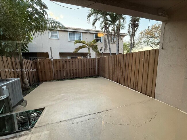 Building Photo - 16618 NW 73rd Ave