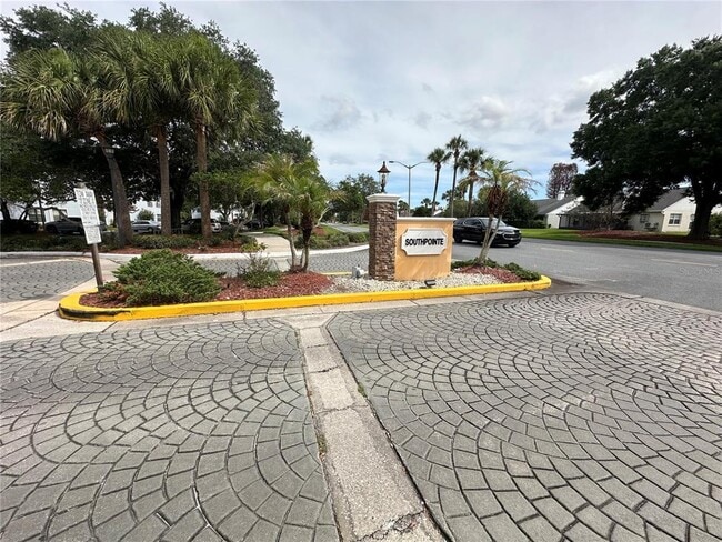 Building Photo - 3766 Southpointe Dr