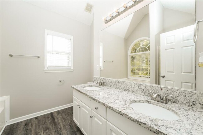 Building Photo - 5201 Rosetrace Terrace SW