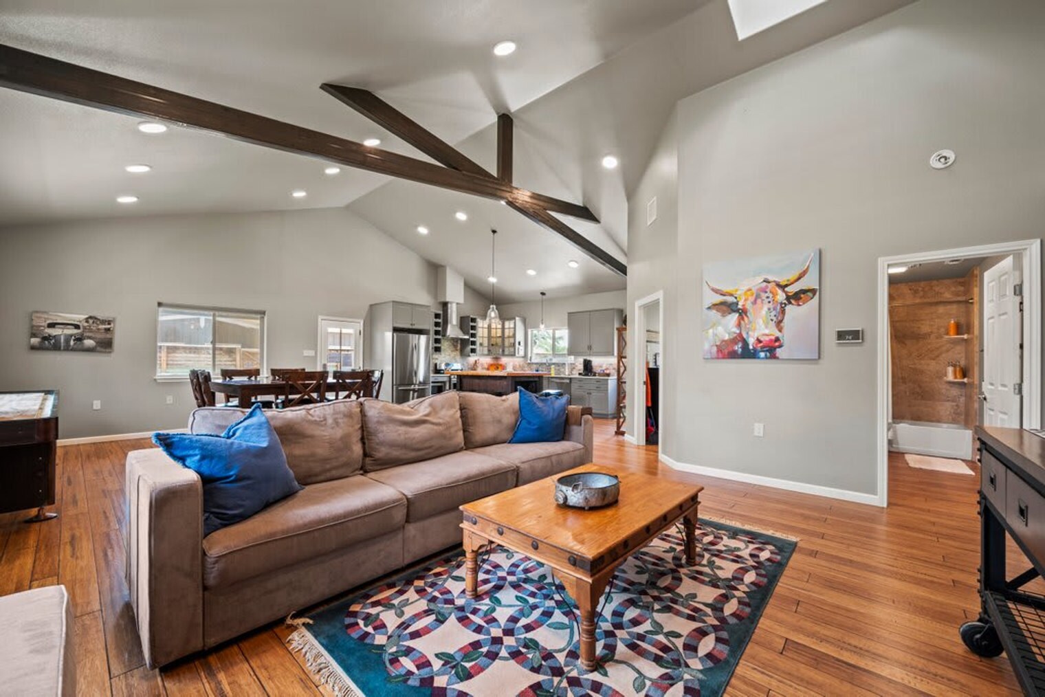 Building Photo - 1736 W Live Oak St