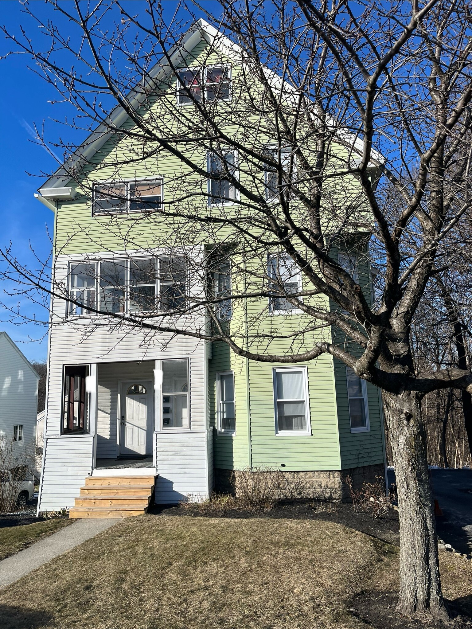 Building Photo - 427 Hamilton St