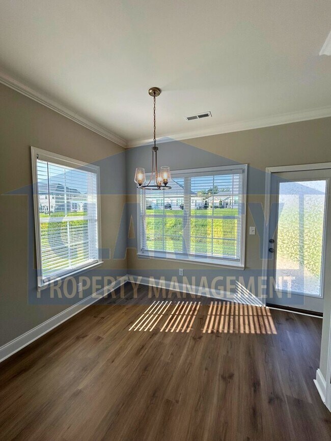 Building Photo - Modern two bedroom townhome!