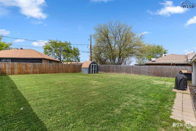 Building Photo - 4902 Cypress Ave