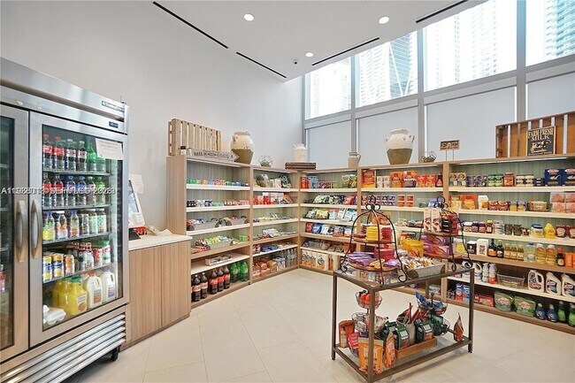 Building Photo - 851 NE 1st Ave