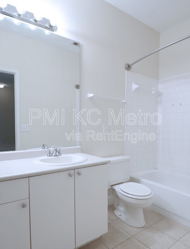 Building Photo - 11624 Tomahawk Creek Pkwy