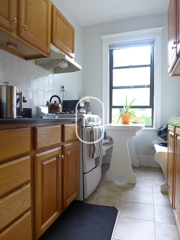 Building Photo - 141 Sutherland Rd