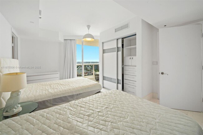 Building Photo - 17201 Collins Ave