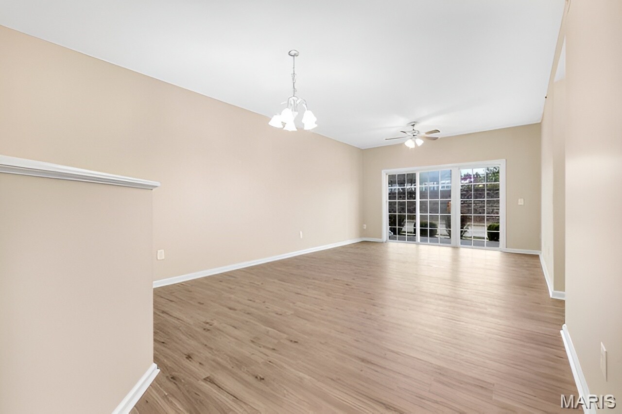 Building Photo - 115 Saint James Ct