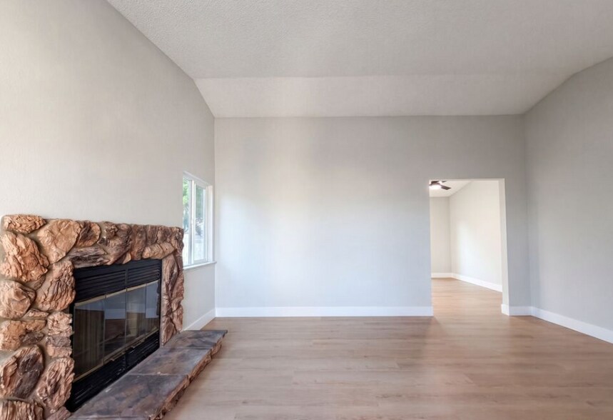 Building Photo - 2553 E Ave J 4